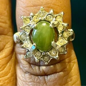 Vintage Jade Green Cabochon Clear Gemstone Cluster Silver Tone Ring. Size 6